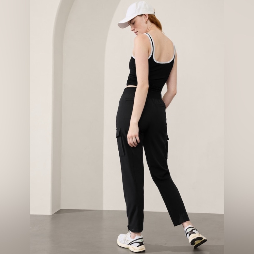 NWT Athleta Women’s Endless Cargo Black Pants size 14. - Picture 3 of 12